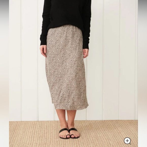 Jenni Kayne Dresses & Skirts - Jenni Kayne Leopard Slip Skirt Sz M